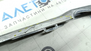 Молдинг заднего бампера Honda Accord 17 hybrid, рест, хром, треснут