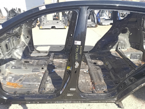 Стійка кузова центральна ліва Toyota Rav4 13-18 на кузові, вм'ятина, тичка