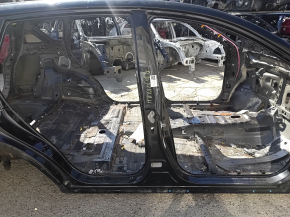 Стойка кузова центральная правая Toyota Rav4 13-18 на кузове