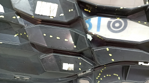 Решетка радиатора grill в сборе Kia Sportage 23-25 структура, без кронштейнов, треснута, отсутствуют фрагменты