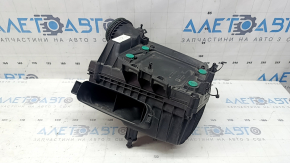 Корпус повітряного фільтра Mercedes H247 GLA 20-23 M260