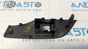 Накладка управления стеклоподъемником задним правым Toyota Rav4 19-25 структура, сломаны крепления
