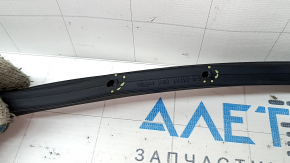 Уплотнитель двери задний левый Kia Niro 17-22 надрывы