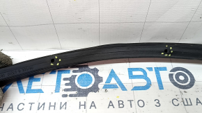 Уплотнитель двери задний левый Kia Niro 17-22 надрывы