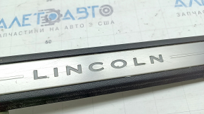 Накладка порога передняя левая Lincoln MKZ 17-20 хром с подсветкой, черная, царапины