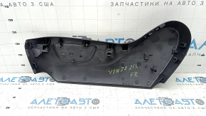 Накладка боковая пассажирского сидения правая Toyota Venza 21-22 черная, под электро управление