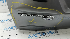 Дверь багажника в сборе Hyundai Tucson 22-24 Korea, тонировка, серебро R2T, Hybrid, вмятина, царапины на накладке, царапины на обшивке