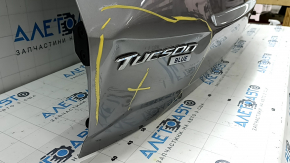 Дверь багажника в сборе Hyundai Tucson 22-24 Korea, тонировка, серебро R2T, Hybrid, вмятина, царапины на накладке, царапины на обшивке