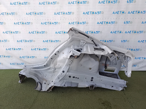 Состояние задней правой четверти кузова BMW 5, вид сзади.