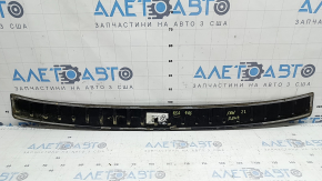 Молдинг заднего бампера центральный VW Jetta 22-26 хром, затерт
