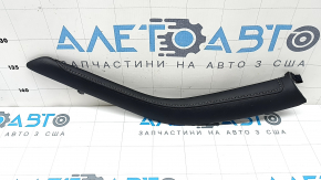Накладка центральной консоли боковая верхняя правая Lexus CT200h 14-17 черная, кожа, серая строчка