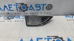 Відбивач переднього бампера правий VW Passat b7 12-15 USA