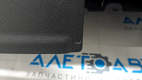 Обшивка двери багажника нижняя Audi Q3 83A 19-25 с заглушками, черная, царапины