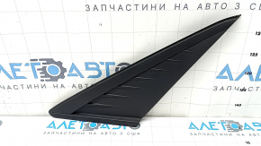 Треугольник заглушка заднего крыла правый Hyundai Elantra 21-23 черный