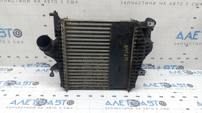 Інтеркулер лівий Audi Q7 20-26 3.0T MHEV без датчика, прим'яті стільники