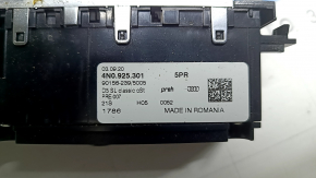 Блок кнопок передней панели Audi Q7 20-26