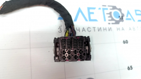 Фишка на блок ECU компьютер двигателя Audi Q7 21-23 3.0T MHEV черная