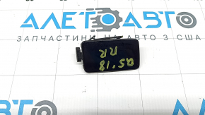 Заглушка буксировочного крюка заднего бампера правая Audi Q5 80A 18-20 надломано крепление
