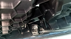 Накладка центральной консоли верхняя Audi Q7 20-24 черный глянец с хром, с подсветкой, царапины