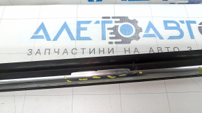Молдинг дверь-стекло центральный передний правый Toyota Camry v40 хром, надрыв уплотнителя, царапины