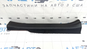 Накладка порога задня внутрішня ліва Toyota Avalon 13-18 чорна, подряпини