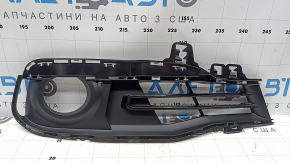 Обрамлення грат птф праве BMW 3 F30 16-18 частково відкрите, з молдингом