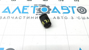 Відбійник капота правий Kia K5 21-26 на телевізорі