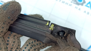 Уплотнитель двери задней левой Kia K5 21-24 надрывы
