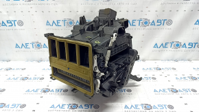 Корпус грубки голий кондиціонер Kia K5 21-24 без радіаторів та актуаторів