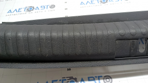 Накладка проема багажника VW Tiguan 09-18 черная, царапины