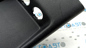 Накладка центральной консоли задняя Kia K5 21-24 FWD черная, под USB, без USB, потерта