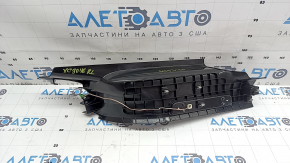 Накладка порога задняя левая внутренняя Volvo XC90 16-22 с подсветкой, черная, треснута подсветка
