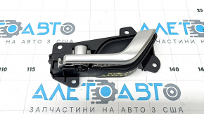 Ручка дверей внутрішня задня ліва Kia Niro 23-26 хром, подряпина