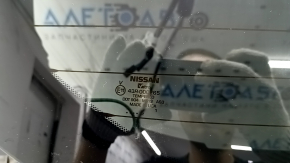 Дверь багажника голая со стеклом Nissan Rogue 21-24 S графит KAD, с проводкой, потерта обшивка
