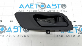 Ручка дверей внутрішня передня права Nissan Rogue 21-23 чорна, з накладкою