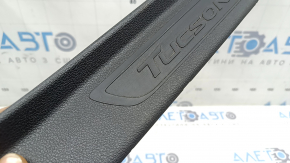 Накладка порога наружная передняя правая Hyundai Tucson 16-21 черная, царапины