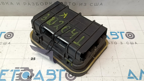 Щиток вентиляции правый Honda Civic X FC 16-21 обломано защелка