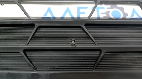 Нижняя решетка переднего бампера центральная Honda Civic XI FE/FL 22-24 LX, SPORT, незаводские отверстия, царапины