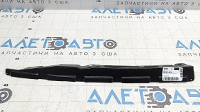 Ущільнювач крила капот-крило правий Audi Q3 15-18