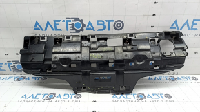 Кронштейн заднего бампера центральный BMW 4 F32/33/36 18-20 отсутствует фрагмент