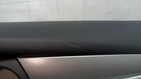 Обшивка двери карточка задняя правая Mazda 6 18-21 черная, подлокотник и вставка кожа черная, молдинг серый с хром, потерта, примята