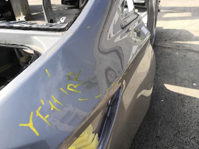 Четверть крыло задняя правая Hyundai Sonata 11-12 на кузове, серебро, примята, тычки