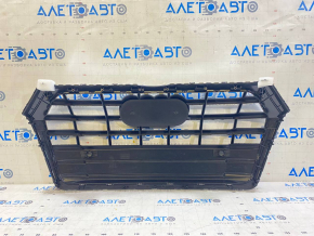 Решетка радиатора grill в сборе Audi Q5 80A 18-20 серый мат, хром, без эмблемы, под парктроники, S-Line