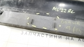 Накладка двери нижняя задняя левая Mitsubishi Outlander 22-24 серебро, обломано крепление, царапины