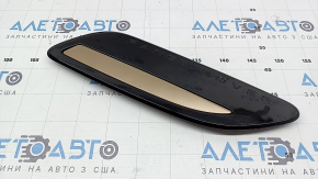 Повітрозабірник капота правий Land Rover Range Rover Velar 18-23 чорний глянець, вставка бежева