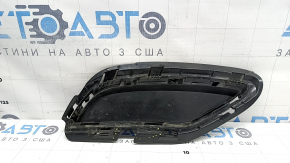 Решітка заднього бампера ліва Audi Q5 80A 18-20 структура, тріснута, відсутній фрагмент, надламане кріплення