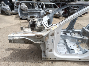 Чверть передня ліва Land Rover Range Rover Velar 18-20 на кузові, біла