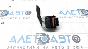 Фишка на блок ECU компьютер двигателя Porsche Cayenne 19-23 3.0T черная