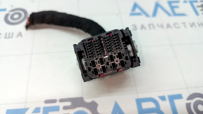 Фишка на блок ECU компьютер двигателя Porsche Cayenne 19-23 3.0T черная