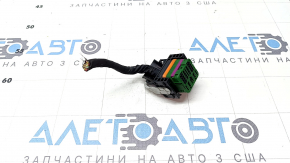 Фишка на блок ECU компьютер двигателя Porsche Cayenne 19-23 3.0T зеленая